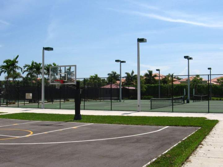 Commercial Electrician in Doral